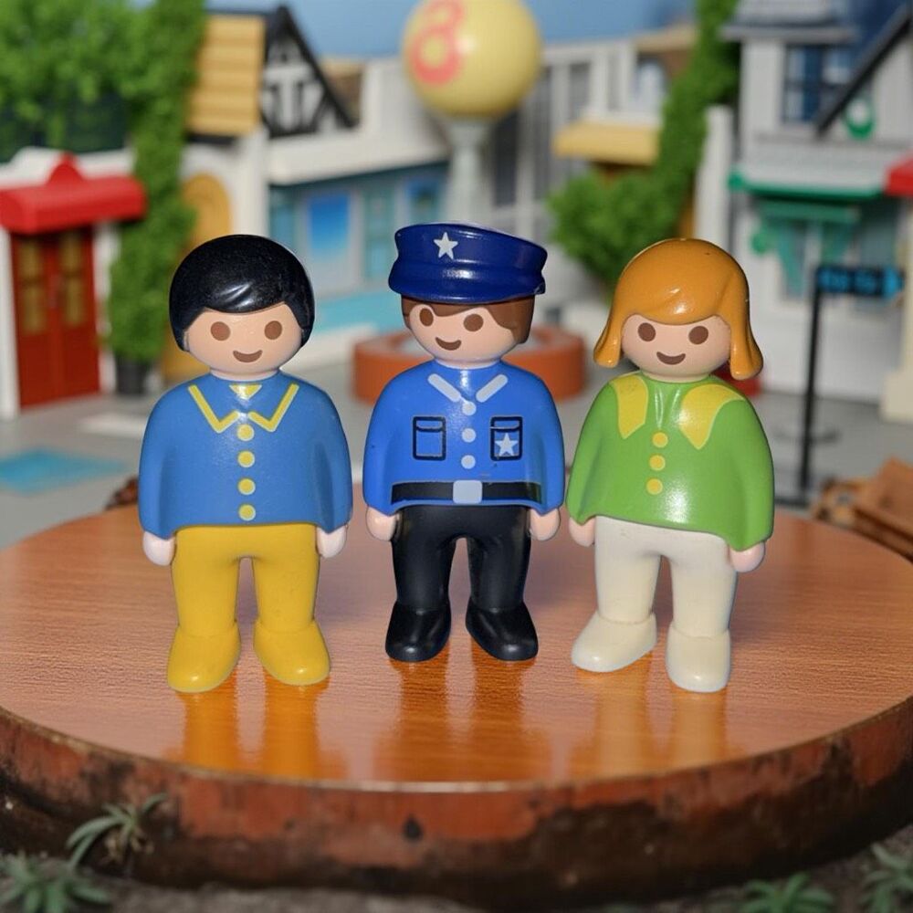 Playmobil 123 Policeman Dad, Mom & Son Family Figures 1.5” A29